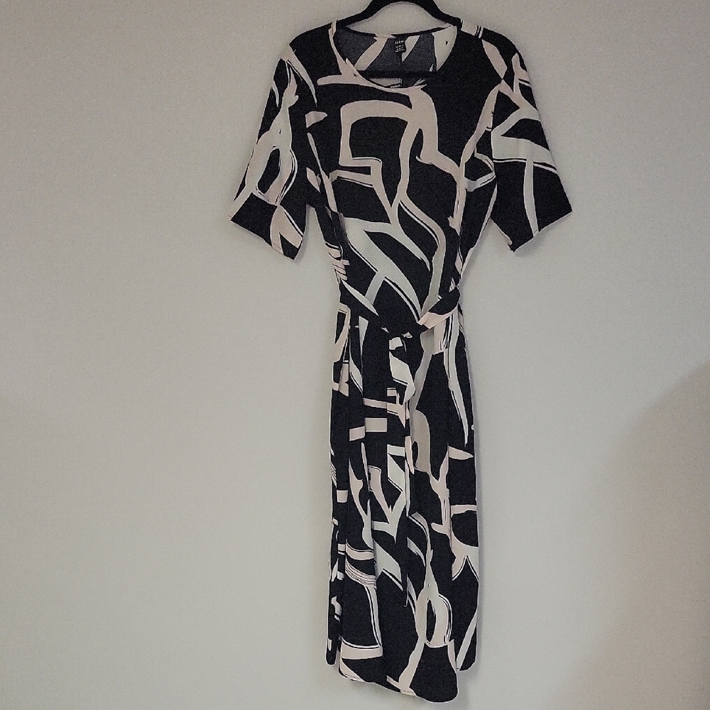 SHEIN Black and White Sheath Dress Crew Neck